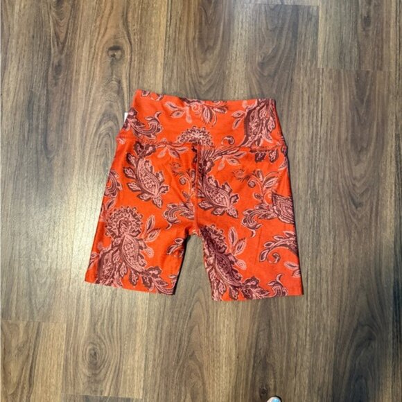Beyond Yoga Paisley Print Shorts Womens Size XL NWT - Picture 4 of 4